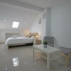 Esparteros 6, Estudios Apartamento